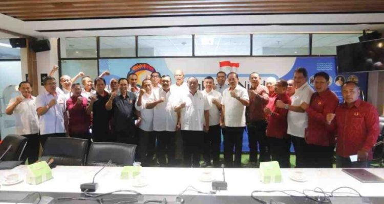 Ketua Umum Komite Olahraga Nasional Indonesia (KONI) Pusat, Marciano Norman saat menerima aspirasi dari jajaran KONI Provinsi Bali bersama KONI Kabupaten/Kota se-Bali di Jakarta. Dalam pertemuan tersebut, Marciano didampingi sejumlah pengurus KONI Pusat, termasuk Wakil Ketua Umum I Suwarno, Wakil Ketua Umum Soedarmo, Sekjen Drs. Lukman Djajadikusuma, /Foto Istimewa/Humas KONI Pusat