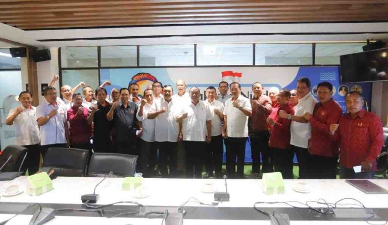 Ketua Umum Komite Olahraga Nasional Indonesia (KONI) Pusat, Marciano Norman saat menerima aspirasi dari jajaran KONI Provinsi Bali bersama KONI Kabupaten/Kota se-Bali di Jakarta. Dalam pertemuan tersebut, Marciano didampingi sejumlah pengurus KONI Pusat, termasuk Wakil Ketua Umum I Suwarno, Wakil Ketua Umum Soedarmo, Sekjen Drs. Lukman Djajadikusuma, /Foto Istimewa/Humas KONI Pusat
