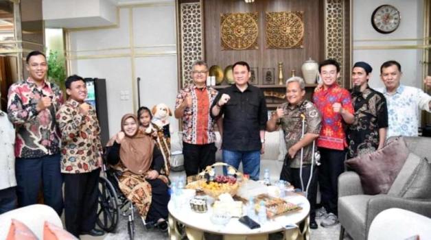 Ketua Dewan Perwakilan Rakyat Daerah (DPRD) Provinsi Sumatera Selatan (Sumsel), Andie Dinialdie, melakukan pertemuan dengan Yayasan Sharing Disability Indonesia, dalam rangka penyampaian usulan program dan masukan strategis, pada hari Sabtu, tanggal 19 April 2025.