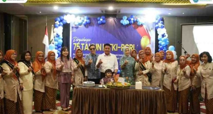 H. Herman Deru, menyampaikan apresiasinya kepada Ikatan Guru Taman Kanak-kanak Indonesia (IGTKI) PGRI Provinsi Sumsel atas dedikasinya dalam mendidik calon generasi emas. Apresiasi ini diberikan saat perayaan Dirgahayu IGTKI-PGRI Sumsel ke-75 Tahun yang berlangsung di Grand Atyasa Palembang, Kamis (22/5/2025).