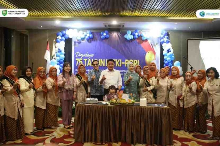 H. Herman Deru, menyampaikan apresiasinya kepada Ikatan Guru Taman Kanak-kanak Indonesia (IGTKI) PGRI Provinsi Sumsel atas dedikasinya dalam mendidik calon generasi emas. Apresiasi ini diberikan saat perayaan Dirgahayu IGTKI-PGRI Sumsel ke-75 Tahun yang berlangsung di Grand Atyasa Palembang, Kamis (22/5/2025).