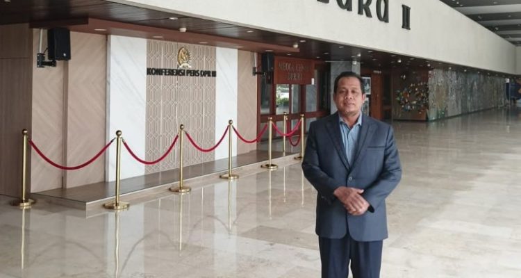 Anggota Komisi VIII Dewan Perwakilan Rakyat (DPR) Republik Indonesia dari Fraksi Partai Keadilan Sejahtera (PKS), Askweni