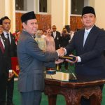 Ketua Dewan Perwakilan Daerah (DPD) Republik Indonesia, Sultan Baktiar Najamudin, secara resmi melantik Mohammad Iqbal sebagai Sekretaris Jenderal (Sekjen) DPD Republik Indonesia di Gedung Nusantara IV, hari Senin, tanggal 19 Mei 2025.