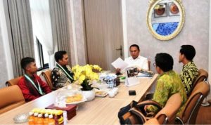 Ketua Dewan Perwakilan Rakyat Daerah (DPRD) Sumatera Selatan (Sumsel), Andie Dinialdie, menerima audiensi dari Pengurus Pusat Kesatuan Aksi Mahasiswa Muslim Indonesia (KAMMI) dalam rangka persiapan Rapat Koordinasi Nasional (Rakornas) 1, pada hari Selasa, tanggal 8 April 2025.