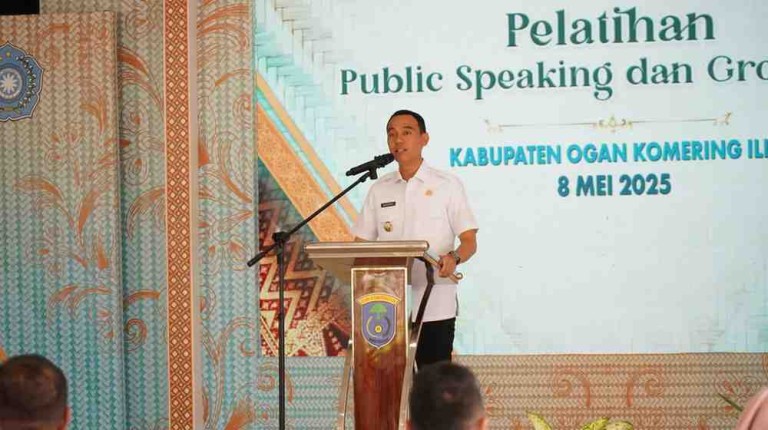 Bupati OKI, H. Muchendi Mahzareki, turut hadir dan memberikan sambutan. Ia menyambut baik inisiatif TP PKK OKI dalam menyelenggarakan pelatihan ini.