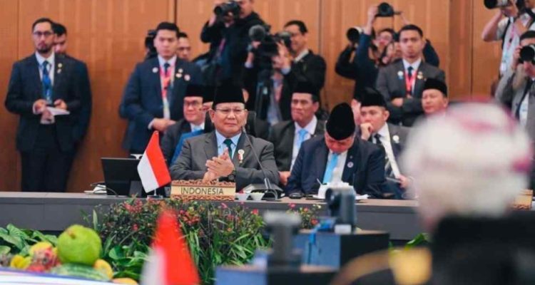 Presiden Prabowo Subianto hadir pada Konferensi Tingkat Tinggi (KTT) ke-2 ASEAN-Gulf Cooperation Council (GCC) yang berlangsung di Kuala Lumpur Convention Centre (KLCC), Malaysia, pada Selasa, 27 Mei 2025. Foto: BPMI Setpres/Laily Rachev