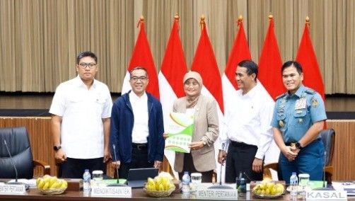 Menteri Pendidikan Tinggi, Sains, dan Teknologi (Mendiktisaintek), Brian Yuliarto pada Rapat Koordinasi Kementerian Pertanian, Kemdiktisaintek, dan Angkatan Laut, serta para peneliti terkait Pengembangan Budidaya Gandum, Bawang Putih, Kedelai, dan Jagung, Rabu (28/05).