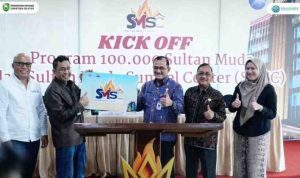 Drs. H. Edward Candra, MH menghadiri Kick Off Program 100.000 Sultan Muda dan Sultan Muda Sumsel Center (SMSC) bersama Media Masa di Sumsel (Kantor OJK Palembang, Jum'at, 9/5/2025).