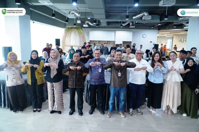 Sekretaris Daerah Provinsi Sumatera Selatan, Drs. H. Edward Candra, MH menghadiri Kick Off Program 100.000 Sultan Muda dan Sultan Muda Sumsel Center (SMSC) bersama Media Masa di Kantor OJK Palembang.