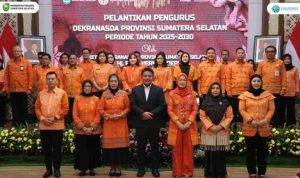 H. Herman Deru, menekankan pentingnya peran Dewan Kerajinan Nasional Daerah (Dekranasda) Sumsel sebagai penggerak utama dalam meningkatkan ekonomi kreatif dan budaya di wilayahnya.