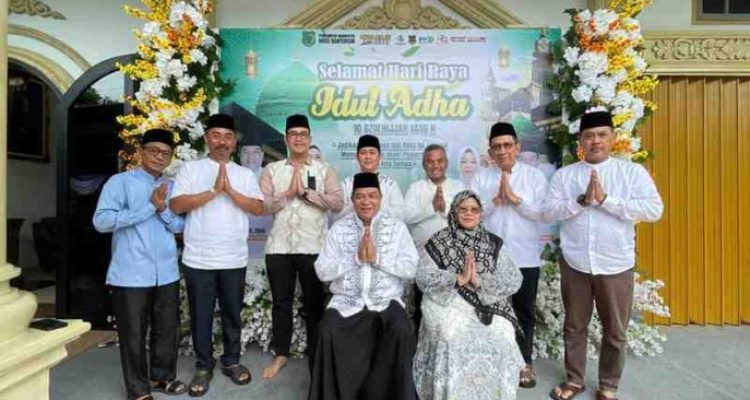 Suasana penuh kehangatan dan kekhusyukan menghiasi perayaan Idul Adha 1446 H di Kabupaten Musi Banyuasin pada Jumat pagi (6/6/2025).