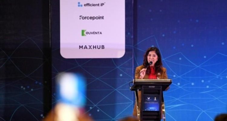 Menkomdigi Meutya Hafid dalam acara HIPMI x MVT Connect 2025 di Makassar, Sulawesi Selatan (foto: Humas Kemkomdigi)