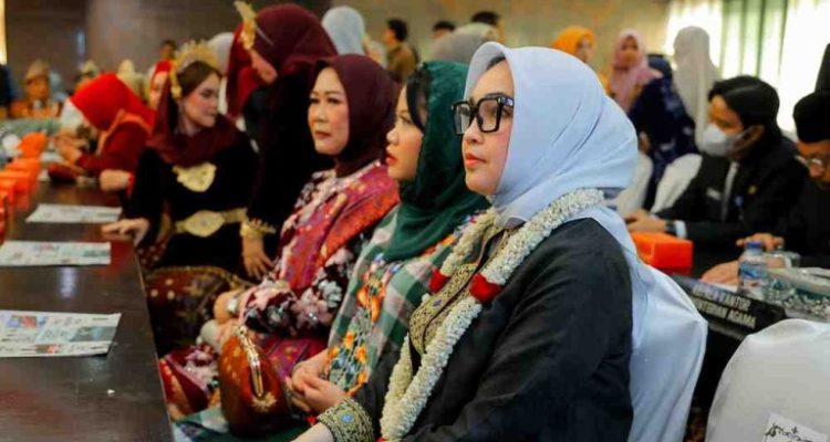Dewan Perwakilan Rakyat Daerah (DPRD) Kota Palembang menggelar Rapat Paripurna Istimewa yang berlangsung pada Selasa, 17 Juni 2025, di Ruang Rapat Paripurna DPRD Kota Palembang.