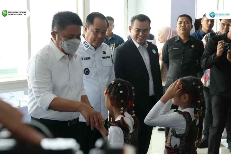 Gubernur Sumatera Selatan, H. Herman Deru bersama Wakil Gubernur H. Cik Ujang turut hadir dan memberikan apresiasi atas berbagai pencapaian yang telah diraih rumah sakit tersebut.