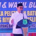 Kyai Rohman melakukan kunjungan kerja ke Desa Simpang Bayat, Kecamatan Bayung Lencir dalam rangka kegiatan Safari Jumat yang dirangkaikan dengan peletakan batu pertama pembangunan Pondok Pesantren Riyadhul Muslimin, Jumat (27/6/2025).