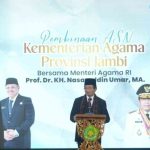 Menteri Agama Nasaruddin Umar memberikan pengarahan pada ASN Kemenag Jambi (Foto: Akmalul Iman)