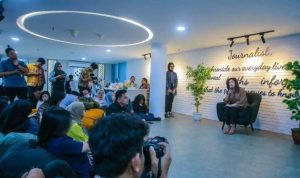 Direktur Jenderal Komunikasi Publik dan Media (Dirjen KPM) Kementerian Komunikasi dan Digital (Kemkomdigi) Fifi Aleyda Yahya dalam acara Nopi Bareng Kemkomdigi di Kantor Kemkomdigi, Jakarta (foto: Agus Siswanto/Ditjen KPM Kemkomdigi)