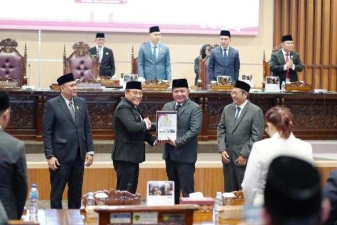 Dewan Perwakilan Rakyat Daerah (DPRD) Provinsi Sumatera Selatan (Sumsel) menggelar Rapat Paripurna XIV dengan agenda Penyerahan Laporan Hasil Pemeriksaan (LHP) atas Laporan Keuangan Pemerintah Provinsi (Pemprov) Sumsel Tahun Anggaran 2024.