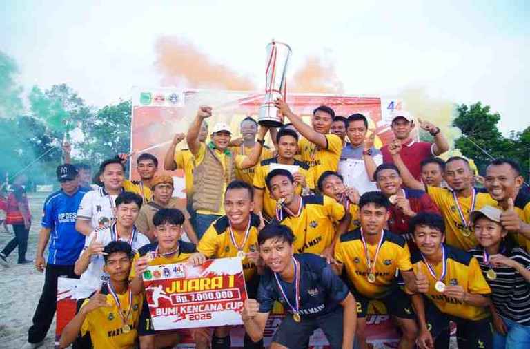 Acara penutupan yang berlangsung meriah ini dilaksanakan di Lapangan Sepak Bola Desa Bumi Kencana, Kecamatan Sungai Lilin, pada Rabu (4/6/2025).