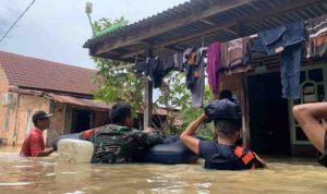 Pemerintah Kabupaten Musi Banyuasin (Pemkab Muba) menunjukkan respon cepat dan sigap dalam menangani bencana banjir yang melanda Kecamatan Bayung Lencir, Senin (9/6/2025).