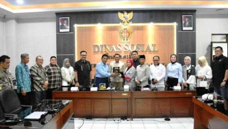 Komisi V DPRD Provinsi Sumatera Selatan melakukan kunjungan kerja ke Dinas Sosial dan Dinas Kesehatan Daerah Istimewa Yogyakarta pada Rabu, 7 Mei 2025.