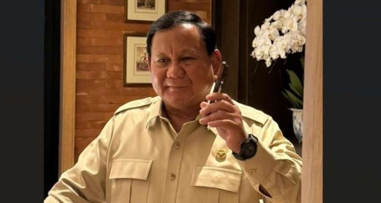 Presiden Republik Indonesia, Prabowo Subianto, menerima undangan resmi untuk menghadiri Konferensi Tingkat Tinggi (KTT) Group of Seven (G7) tahun 2025 yang akan digelar di Kananaskis, Alberta, Kanada, dalam sambungan telepon pada Jumat, 6 Juni 2025. Foto: BPMI Setpres/Istimewa