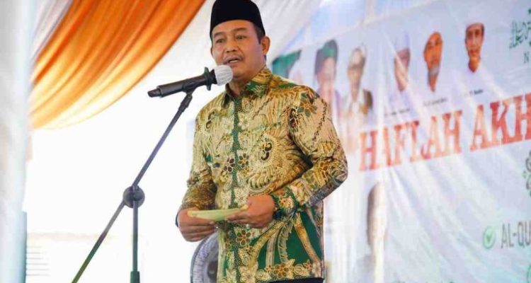 Wakil Bupati Musi Banyuasin (Muba), Rohman, menghadiri acara Haflah Akhirissanah, Haul Masyayikh, serta pelepasan siswa SMP, SMA, dan SMK Pondok Pesantren Al-Falah, Minggu (15/6/2025), di Desa Sukamaju, Kecamatan Babat Supat.