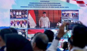 Presiden Prabowo Subianto meresmikan secara hybrid pengoperasian dan pembangunan energi terbarukan di 15 provinsi, peningkatan produksi minyak sebesar 30 ribu barel dari Blok Cepu, serta peletakan batu pertama lima pembangkit listrik tenaga panas bumi (PLTP), pada Kamis, 26 Juni 2025. Foto: BPMI Setpres