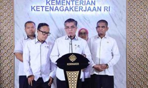 Menteri Ketenagakerjaan Yassierli mengumumkan bahwa Bantuan Subsidi Upah (BSU) Tahun 2025 Tahap I telah disalurkan kepada 2.450.068 pekerja dari total 3.697.836 penerima yang ditetapkan (Foto: Dok Kemnaker)
