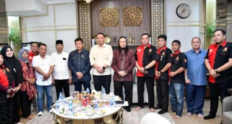 Ketua Dewan Perwakilan Rakyat Daerah (DPRD) Provinsi Sumatera Selatan (Sumsel), Andie Dinialdie, menerima audiensi dari Dewan Pimpinan Daerah (DPD) Adat Raja Sultan Nusantara Provinsi Sumsel pada Kamis, 15 Mei 2025.
