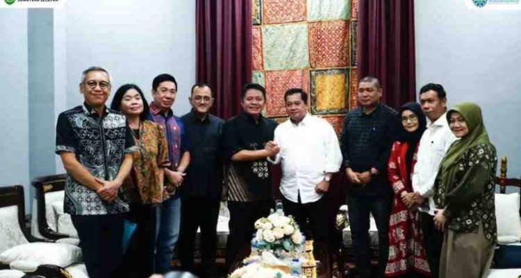 H. Herman Deru menunjukkan komitmennya terhadap pembangunan daerah dengan menerima audiensi Bupati Banyuasin, H. Askolani, di Griya Agung pada Senin (9/6/2025).