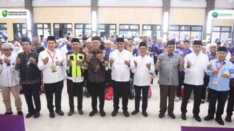 Kedatangan mereka melalui Bandar Udara Sultan Mahmud Badaruddin II (SMB II) disambut langsung oleh Sekretaris Daerah (Sekda) Provinsi Sumatera Selatan, Edward Candra, Jumat (13/6/2025).