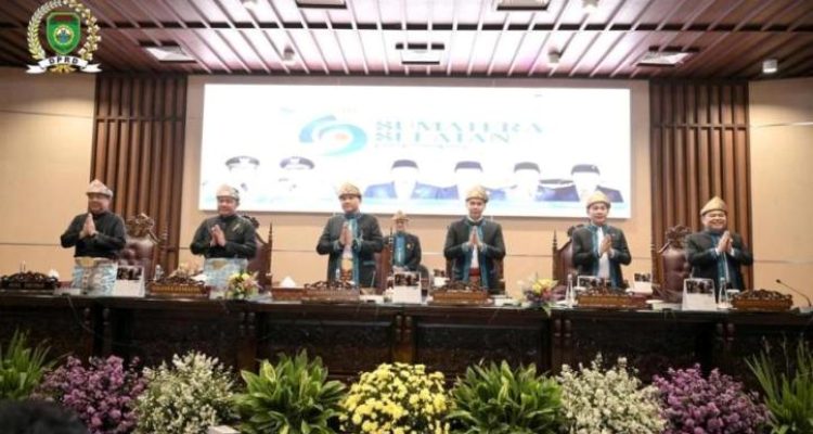 Dewan Perwakilan Rakyat Daerah (DPRD) Provinsi Sumatera Selatan (Sumsel) menggelar sidang paripurna istimewa dalam rangka memperingati Hari Jadi ke-79 Provinsi Sumsel, bertempat di Ruang Rapat Paripurna DPRD Provinsi Sumsel Jalan Kapten A. Rivai No.1, Lorok Pakjo, Kecamatan Ilir Barat I, Kota Palembang, pada hari Kamis, tanggal 15 Mei 2025