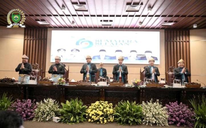 Dewan Perwakilan Rakyat Daerah (DPRD) Provinsi Sumatera Selatan (Sumsel) menggelar sidang paripurna istimewa dalam rangka memperingati Hari Jadi ke-79 Provinsi Sumsel, bertempat di Ruang Rapat Paripurna DPRD Provinsi Sumsel Jalan Kapten A. Rivai No.1, Lorok Pakjo, Kecamatan Ilir Barat I, Kota Palembang, pada hari Kamis, tanggal 15 Mei 2025
