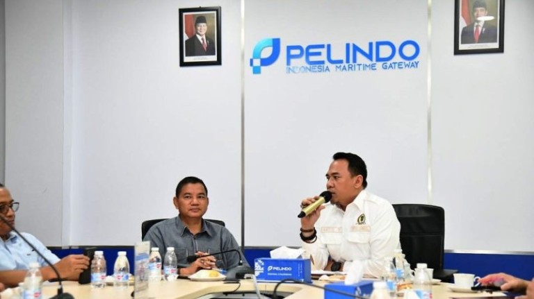 Ketua Dewan Perwakilan Rakyat Daerah (DPRD) Provinsi Sumatera Selatan (Sumsel), Andie Dinialdie, melakukan kunjungan kerja ke kantor PT Pelindo, pada hari Kamis, tanggal 22 Mei 2025.