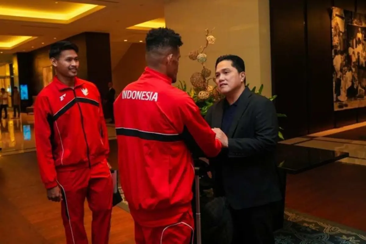 Ketua Umum PSS, Erick Thohir, menyapa pemain Timnas Indonesia. (MUSINEWS.ID/TRI)