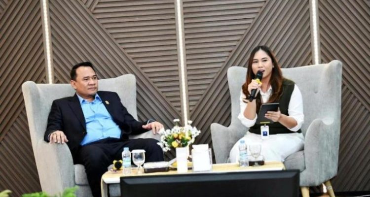 Ketua Dewan Perwakilan Rakyat Daerah (DPRD) Provinsi Sumatera Selatan (Sumsel), Andie Dinialdie, menjadi narasumber dalam acara Forum Manajemen Peran DPRD Sumsel Bagi BUMD dan BUMN yang diselenggarakan di Gedung Musi Diklat PT Pusri Palembang, pada hari Jum’at, tanggal 16 Mei 2025.