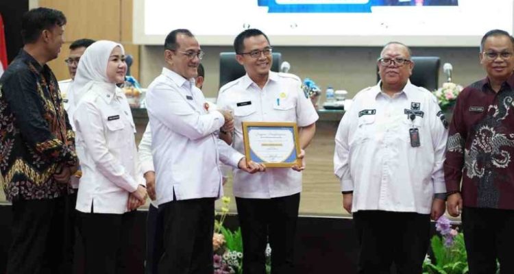 Kabupaten Ogan Komering Ilir berhasil meraih Standar Layanan Informasi Publik (SLIP) Award 2025 terbaik ke tiga se Sumatera Selatan.
