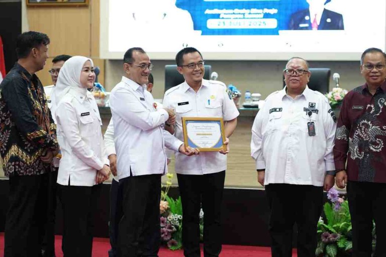Kabupaten Ogan Komering Ilir berhasil meraih Standar Layanan Informasi Publik (SLIP) Award 2025 terbaik ke tiga se Sumatera Selatan.