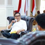 H M Toha SH menerima audiensi jajaran Pengurus Ikatan Mahasiswa Musi Banyuasin (IMMUBA) di Guest House Griya Bumi Serasan Sekate, Jumat (25/7/2025).