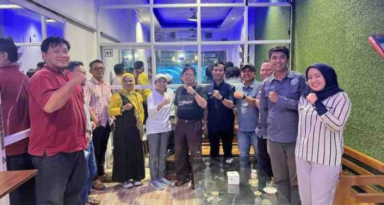 Dewan Pimpinan Daerah Perkumpulan Jurnalis Siber (DPD PJS) Sumatera Selatan menggelar pertemuan silaturahmi dengan Asosiasi Media Siber Indonesia (AMSI) Sumatera Selatan, Senin sore, 28 Juli 2025.