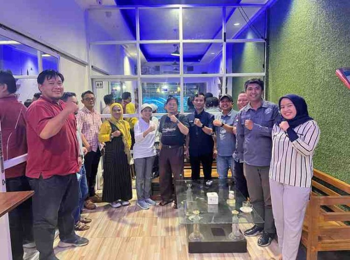 Dewan Pimpinan Daerah Perkumpulan Jurnalis Siber (DPD PJS) Sumatera Selatan menggelar pertemuan silaturahmi dengan Asosiasi Media Siber Indonesia (AMSI) Sumatera Selatan, Senin sore, 28 Juli 2025.