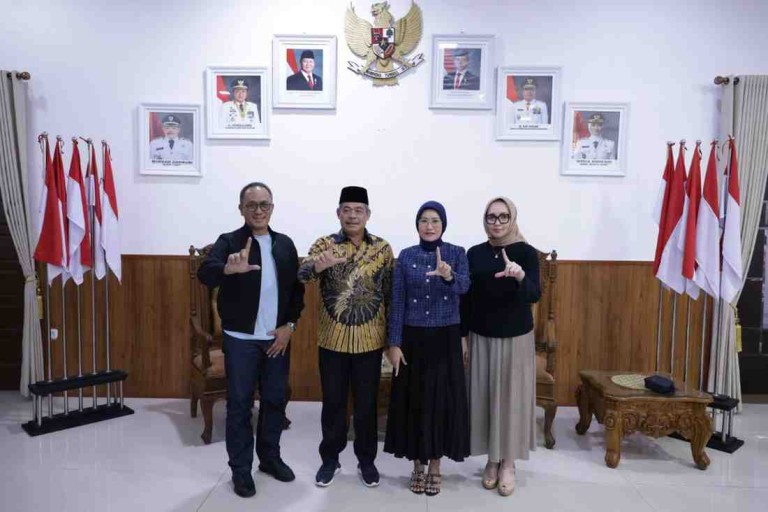 H. Wahyu Sanjaya, melakukan kunjungan kerja spesifik ke Kabupaten Lahat, Sumatera Selatan, pada Kamis, 28 Juli 2025.