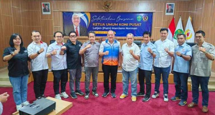 Ketua Umum Komite Olahraga Nasional Indonesia (KONI) Pusat Marciano Norman menemui pengurus KONI Provinsi dan Kabupaten/Kota se-Kalimantan Timur untuk menyerap aspirasi terkait implementasi Peraturan Menteri Pemuda dan Olahraga (Permenpora) Nomor 14 Tahun 2024 yang dinilai merugikan pembinaan olahraga prestasi di daerah.Foto Istimewa/Humas KONI Pusat)