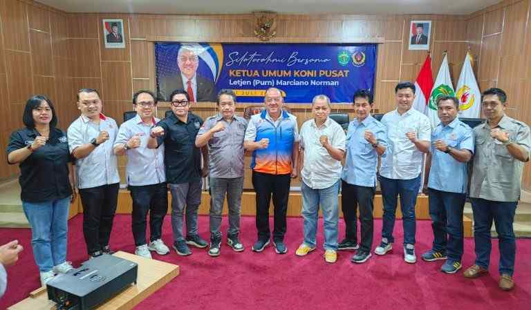 Ketua Umum Komite Olahraga Nasional Indonesia (KONI) Pusat Marciano Norman menemui pengurus KONI Provinsi dan Kabupaten/Kota se-Kalimantan Timur untuk menyerap aspirasi terkait implementasi Peraturan Menteri Pemuda dan Olahraga (Permenpora) Nomor 14 Tahun 2024 yang dinilai merugikan pembinaan olahraga prestasi di daerah.Foto Istimewa/Humas KONI Pusat)
