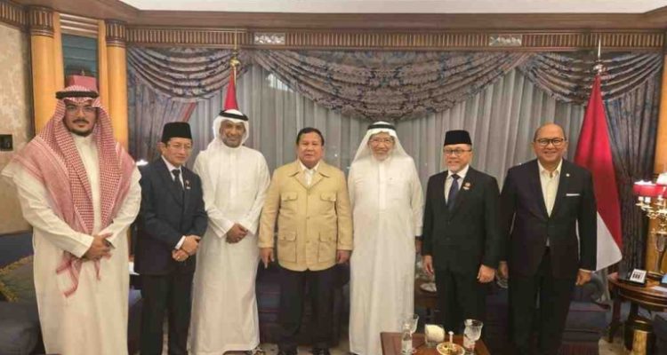 "Alhamdulillah Bapak Presiden Prabowo Subianto telah bertemu dengan pihak Kerajan Arab Saudi, langsung diterima oleh putra mahkota Pangeran Mohammed bin Salman," tutur Menag Nasaruddin Umar di Makkah, Kamis (3/7/2025).