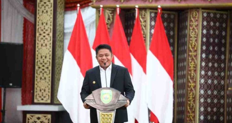 H. Herman Deru (HD) menghadiri dan menyaksikan langsung penandatanganan Kesepakatan Bersama antara Pemerintah Provinsi Sumatera Selatan dengan Pengadilan Tinggi Agama Palembang, serta Perjanjian Kerja Sama antara Bupati/Wali Kota se-Sumatera Selatan dengan Pengadilan Agama se-Sumatera Selatan di Griya Agung Palembang (Selasa, 22/7/2025).