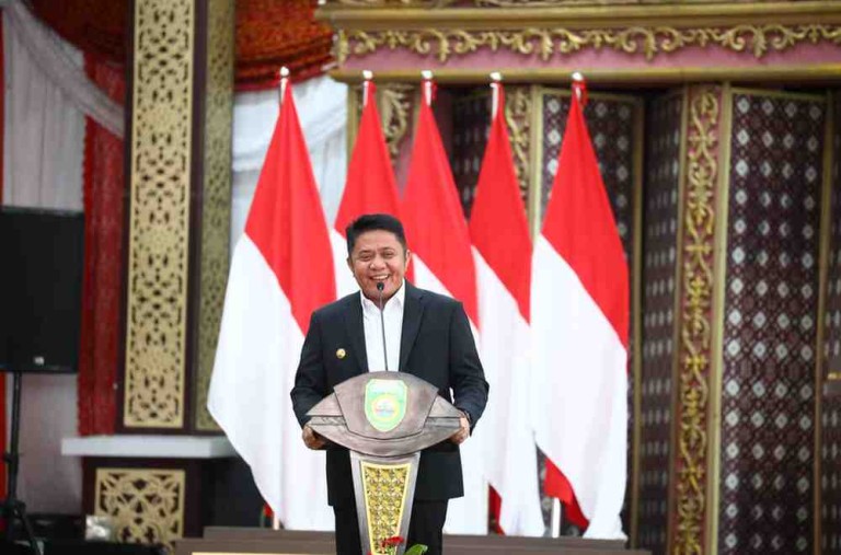 H. Herman Deru (HD) menghadiri dan menyaksikan langsung penandatanganan Kesepakatan Bersama antara Pemerintah Provinsi Sumatera Selatan dengan Pengadilan Tinggi Agama Palembang, serta Perjanjian Kerja Sama antara Bupati/Wali Kota se-Sumatera Selatan dengan Pengadilan Agama se-Sumatera Selatan di Griya Agung Palembang (Selasa, 22/7/2025).