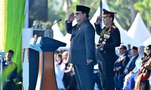 Presiden Prabowo Subianto bertindak selaku inspektur upacara pada Peringatan ke-79 Hari Bhayangkara Tahun 2025 di Monumen Nasional (Monas), Jakarta, pada Selasa, 1 Juli 2025. Foto: BPMI Setpres/Muchlis Jr