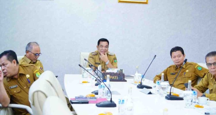 Bupati Muba H M Toha bersama Sekda Muba H Apriyadi Mahmud dan jajaran OPD antusias mengikuti peluncuran yang berlangsung di Guest House Griya Bumi Serasan Sekate tersebut secara virtual, Senin (21/7/2025).
